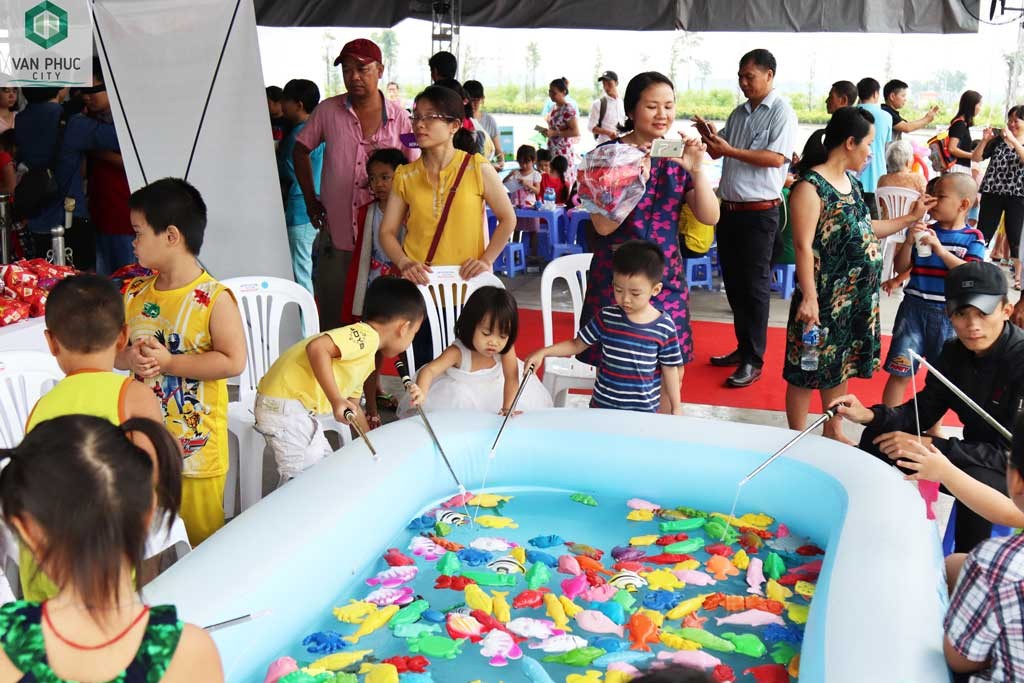 trò chơi câu cá tại khu đô thị vạn phúc